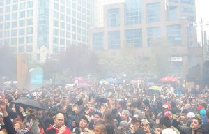 A giant cloud of cannabis smoke hangs above the Vancouver Art Gallery last 4/20. (Photo by Jeremiah Vandermeer)